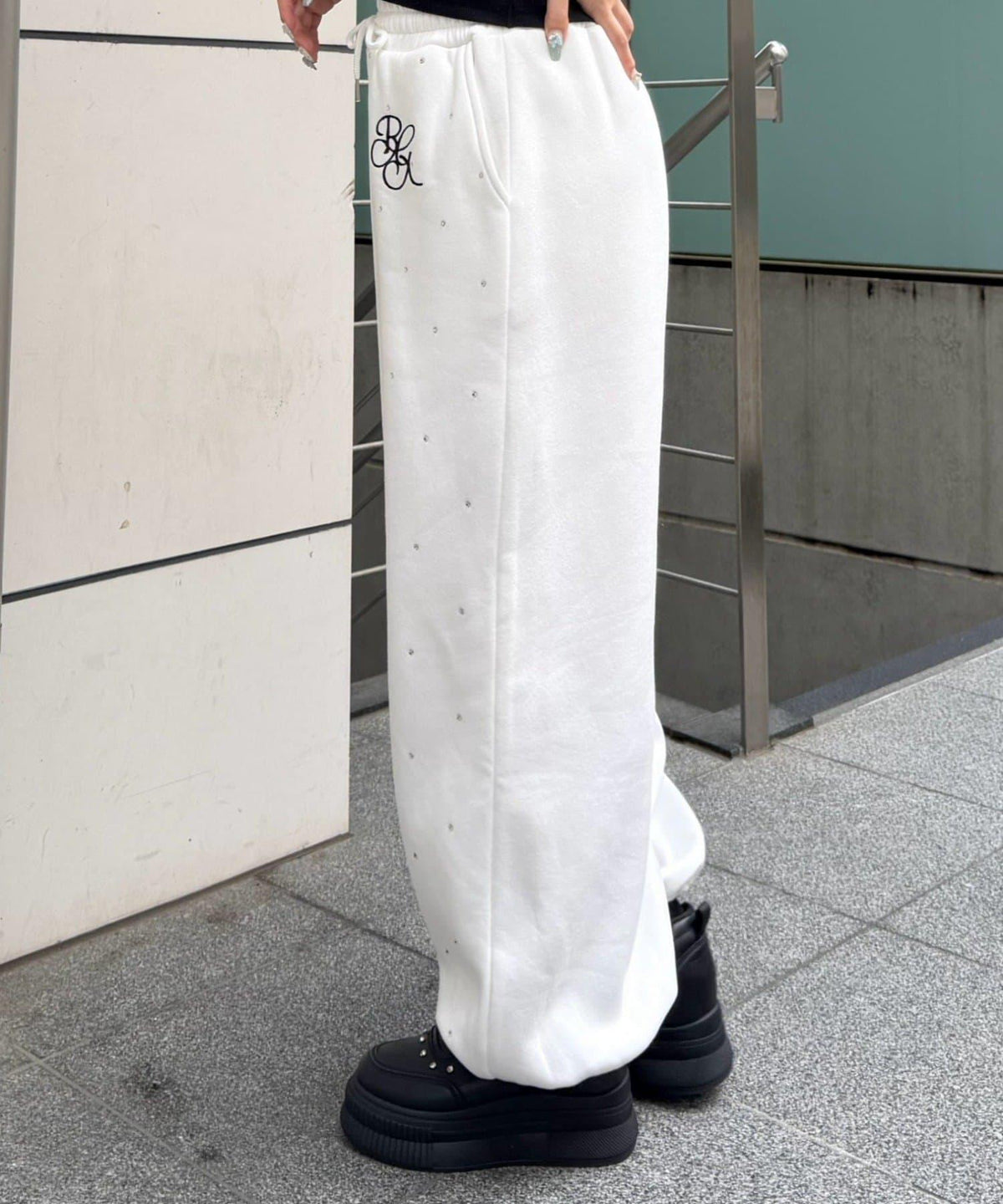 NICE CLAUP 閃鑽運動褲 闊腿褲