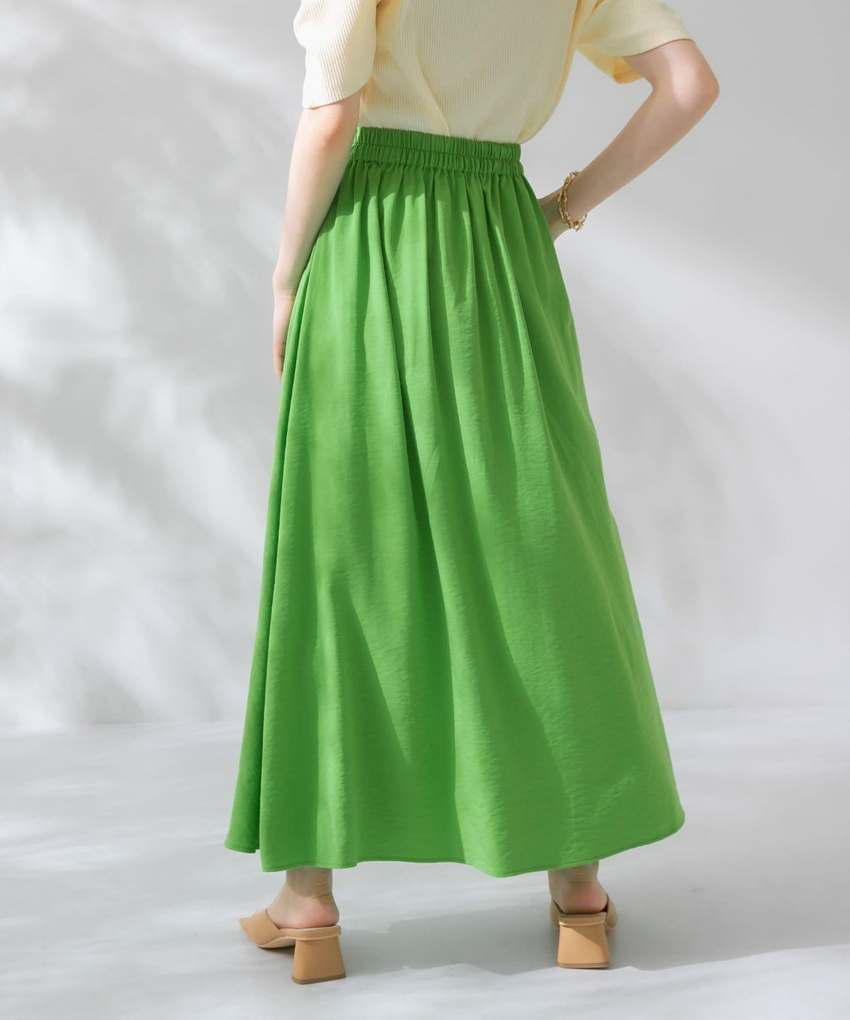 166029718