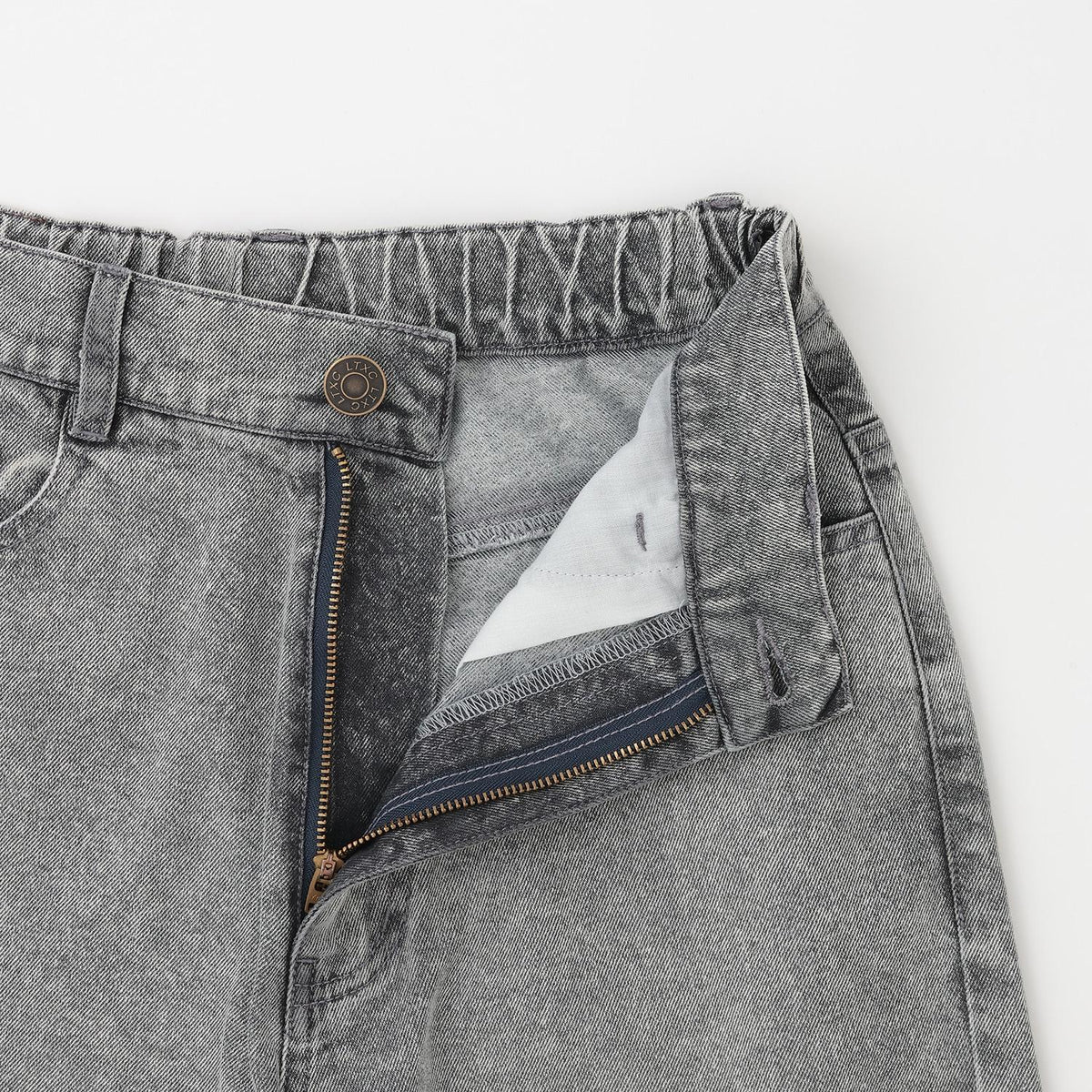 170467047