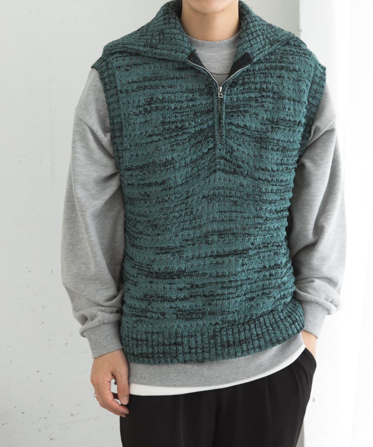 166069572