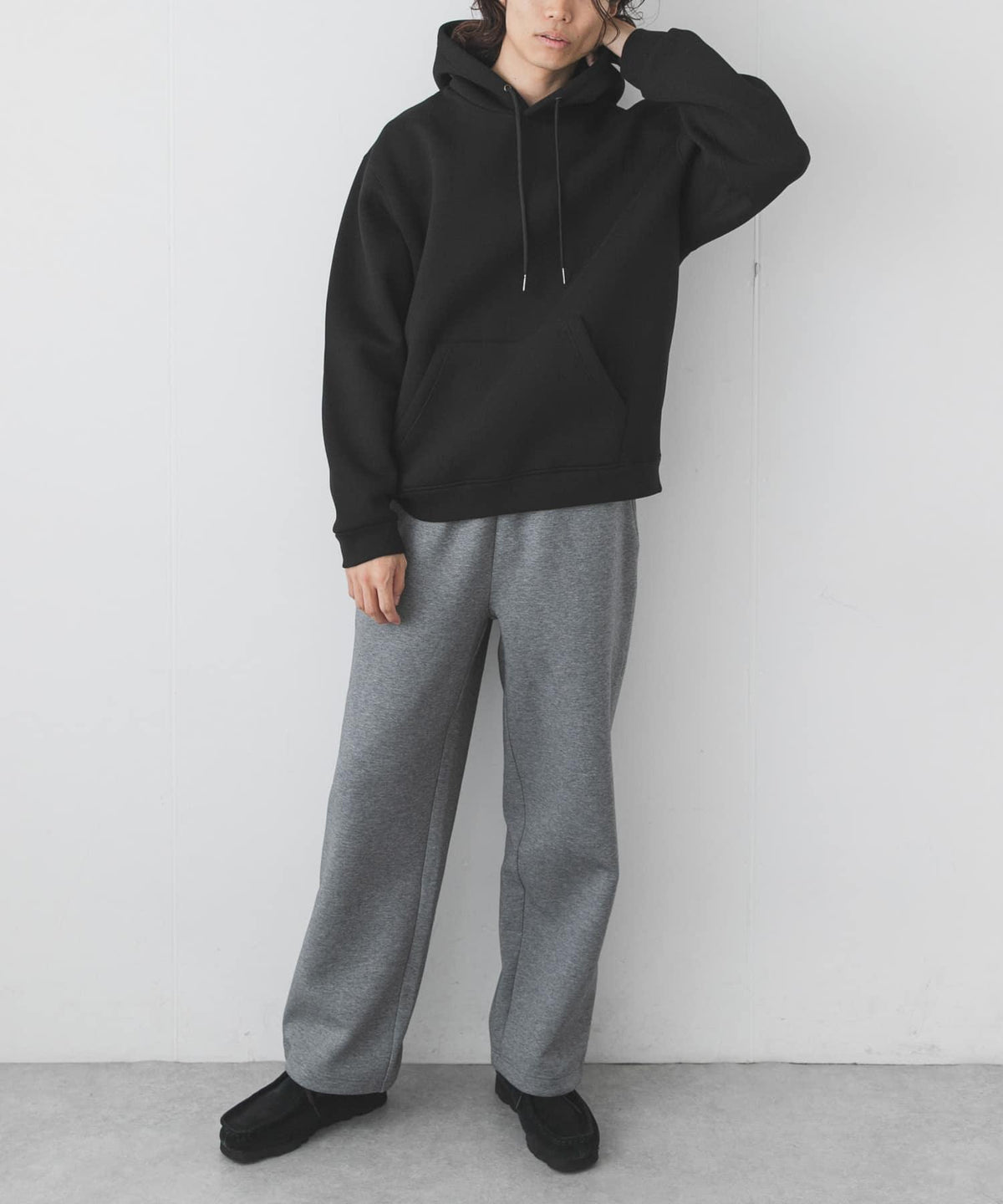 173657806