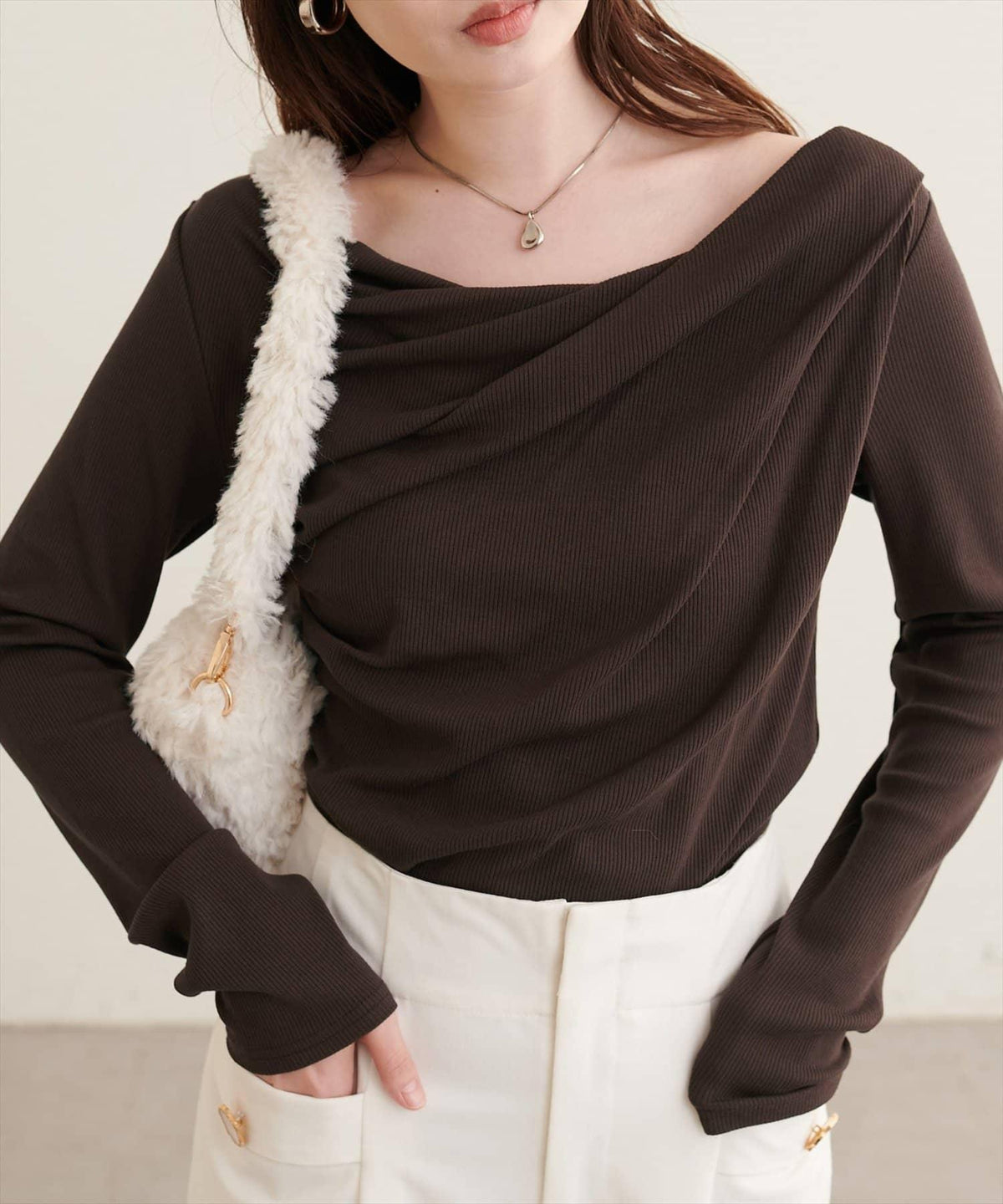 172869585