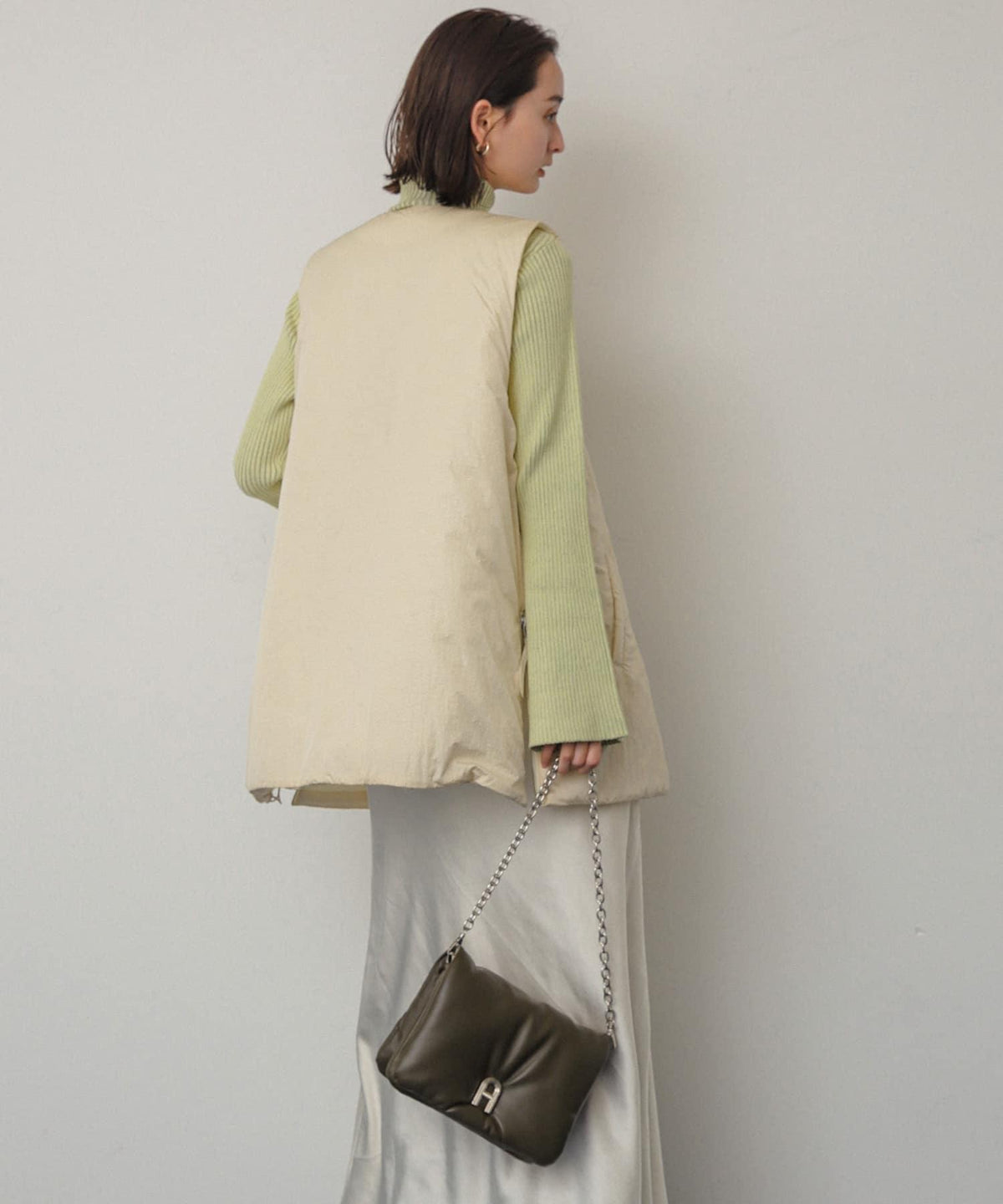 166047379