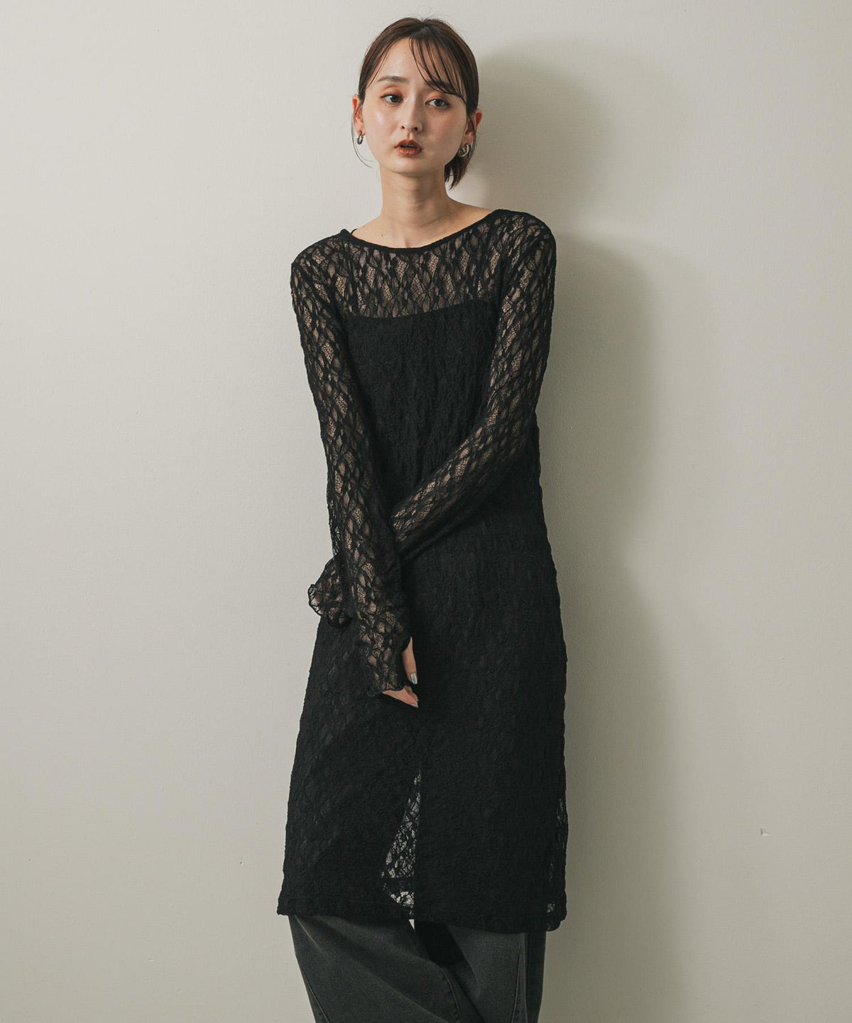 166795296