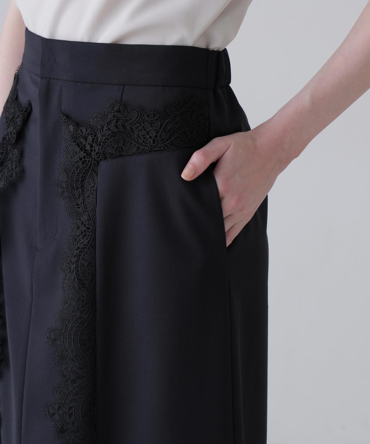 174303180