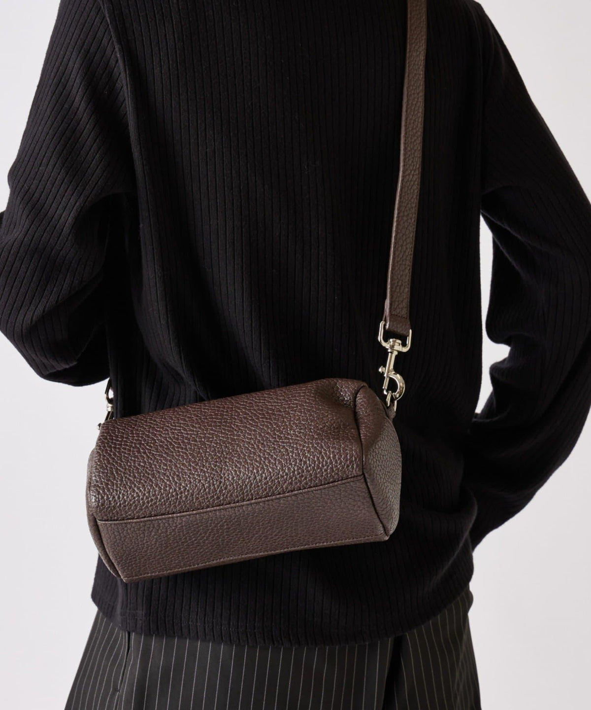 173643596
