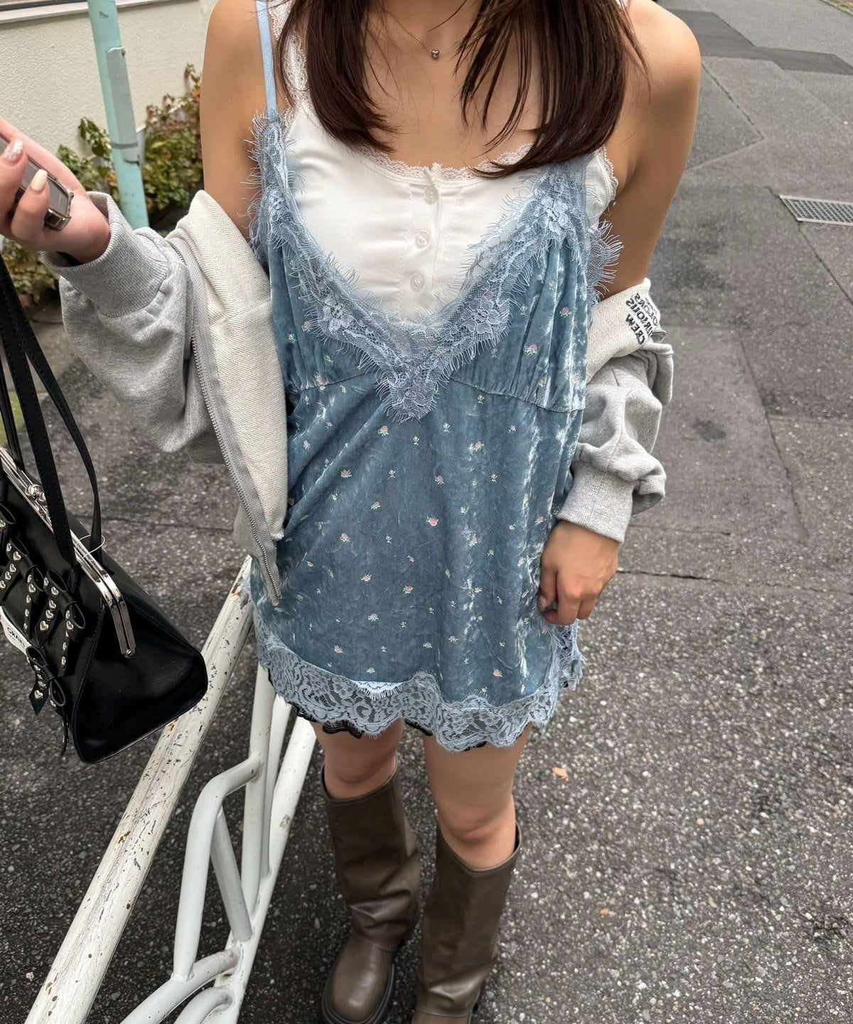 173260128