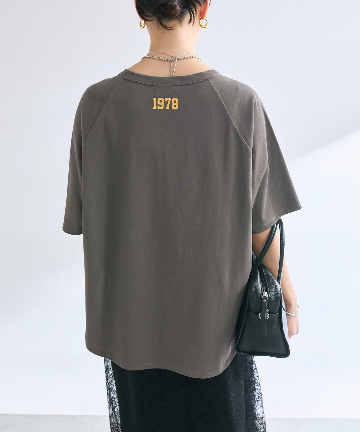 162626743