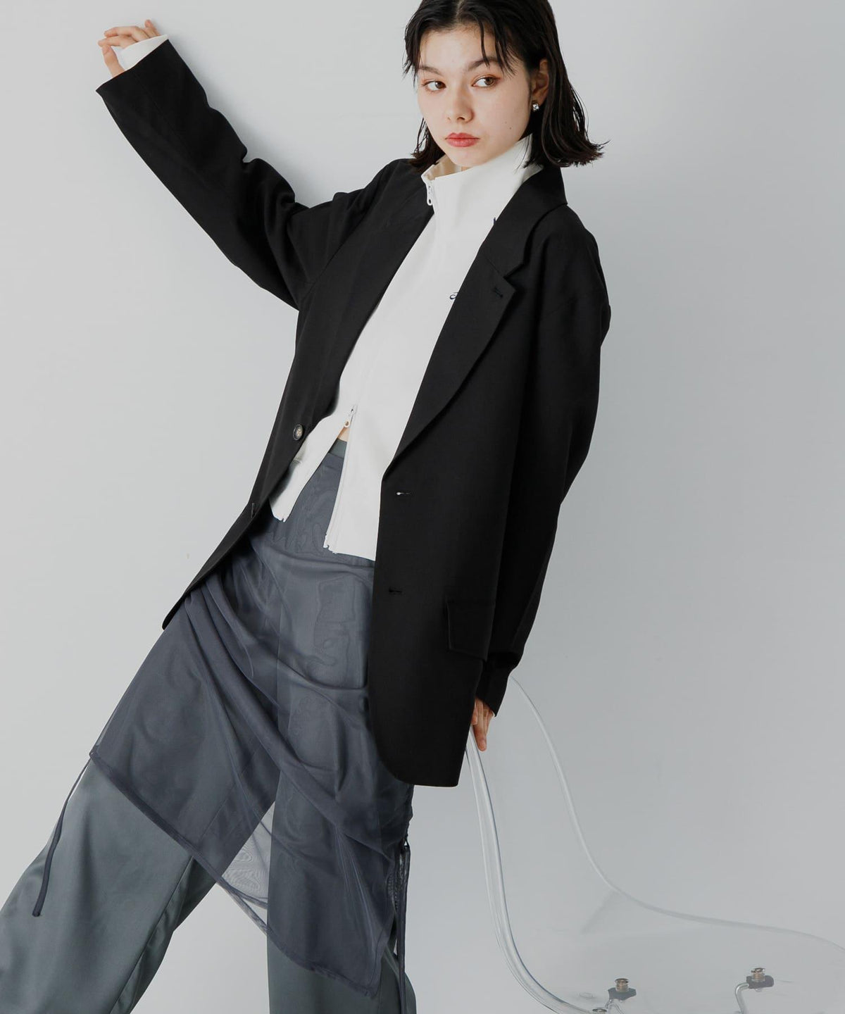 166058123