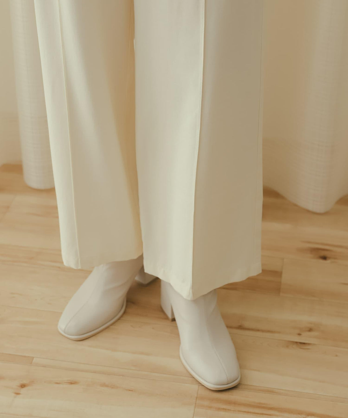 166065477