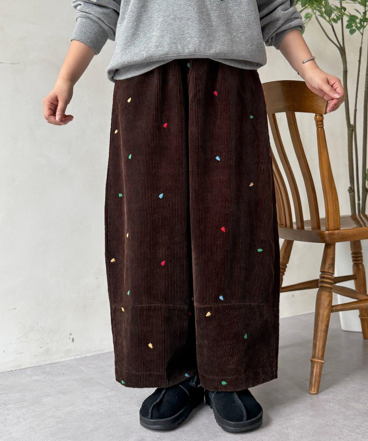 173773469