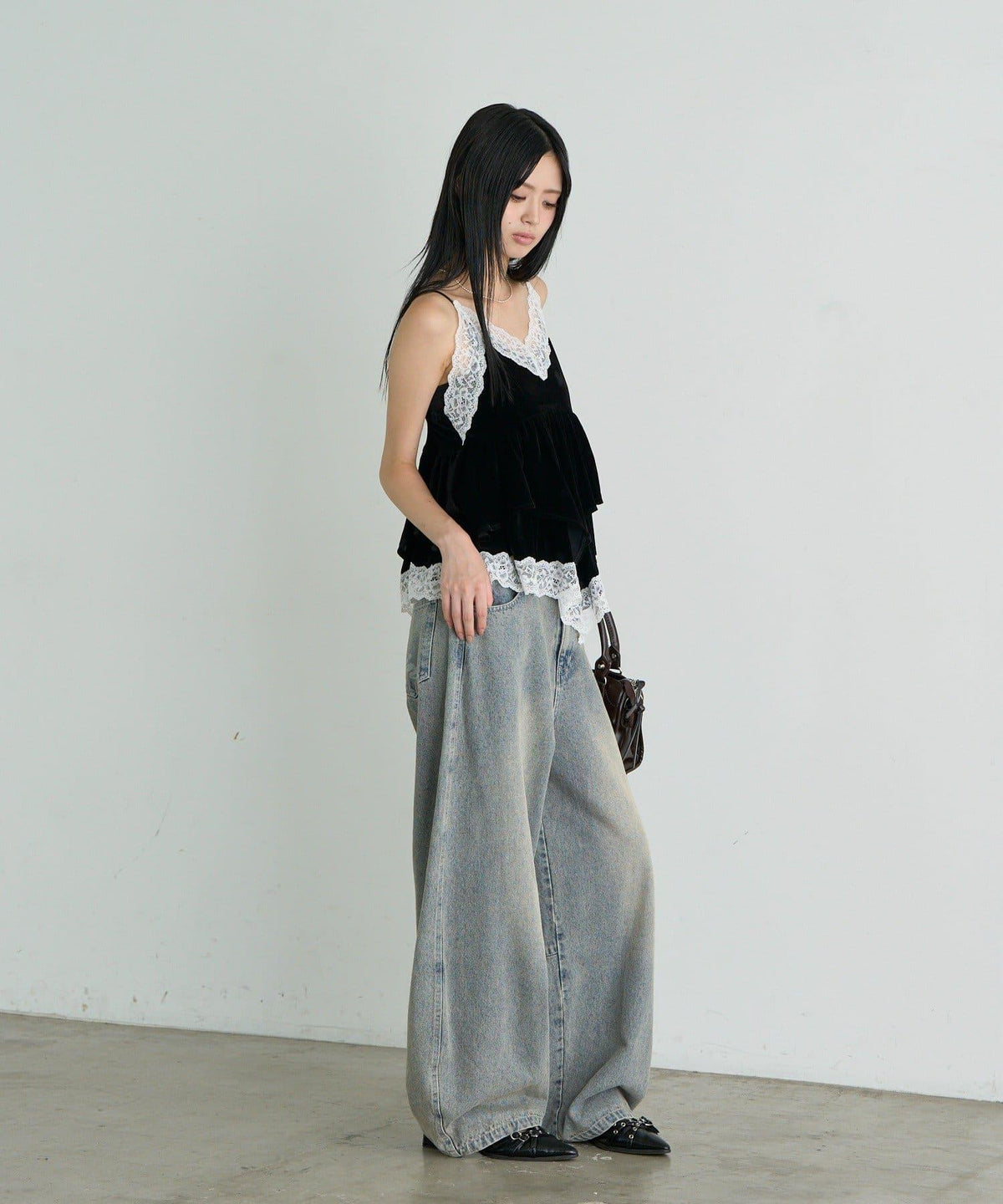 172872594