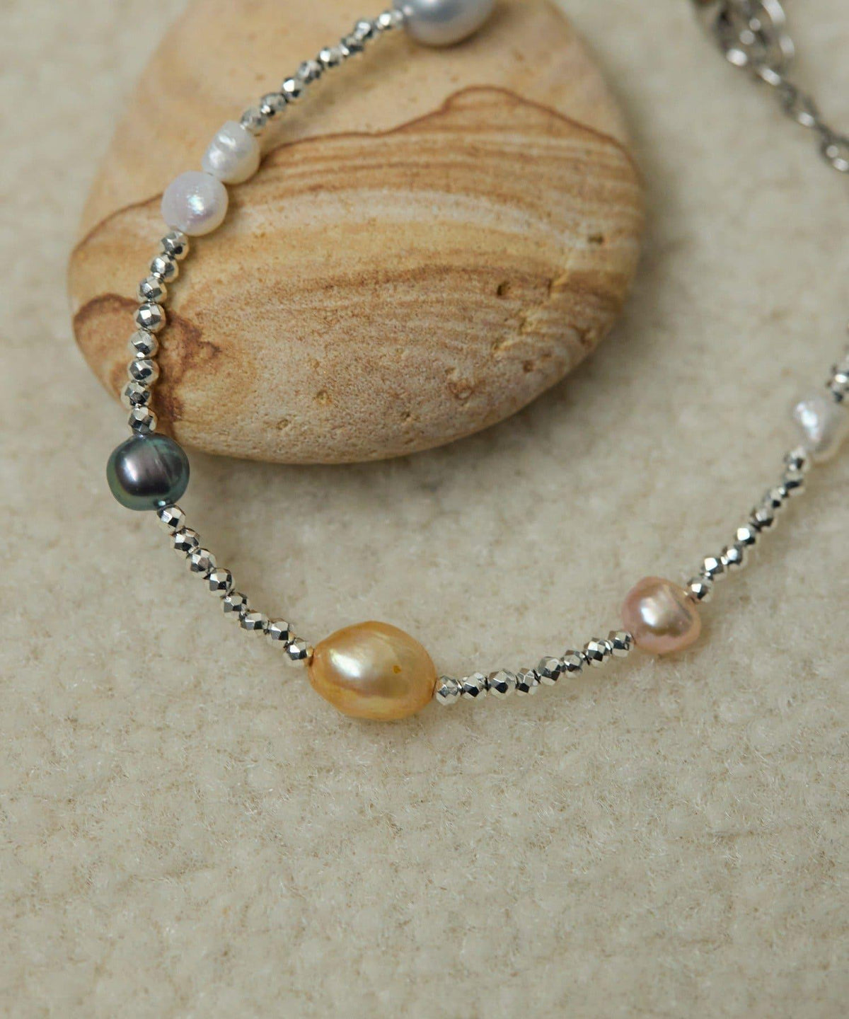 173256147