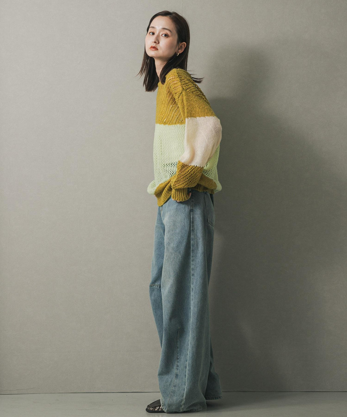 166792406