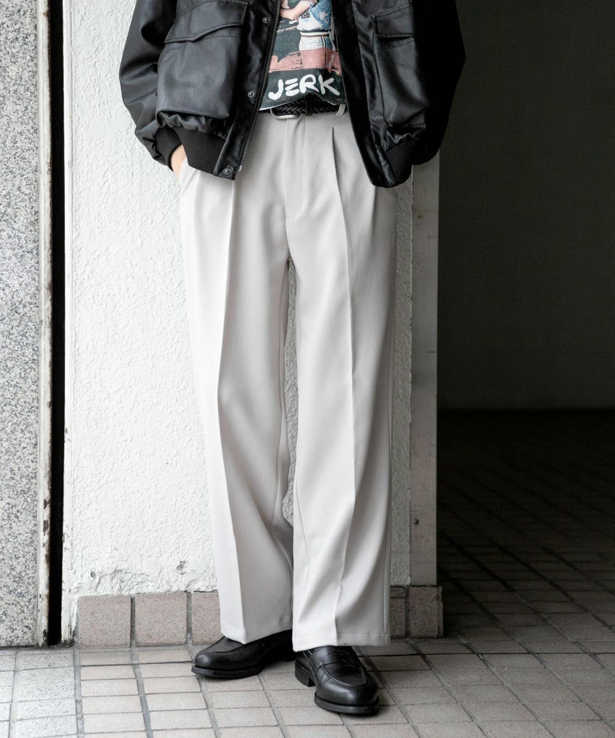 166051820