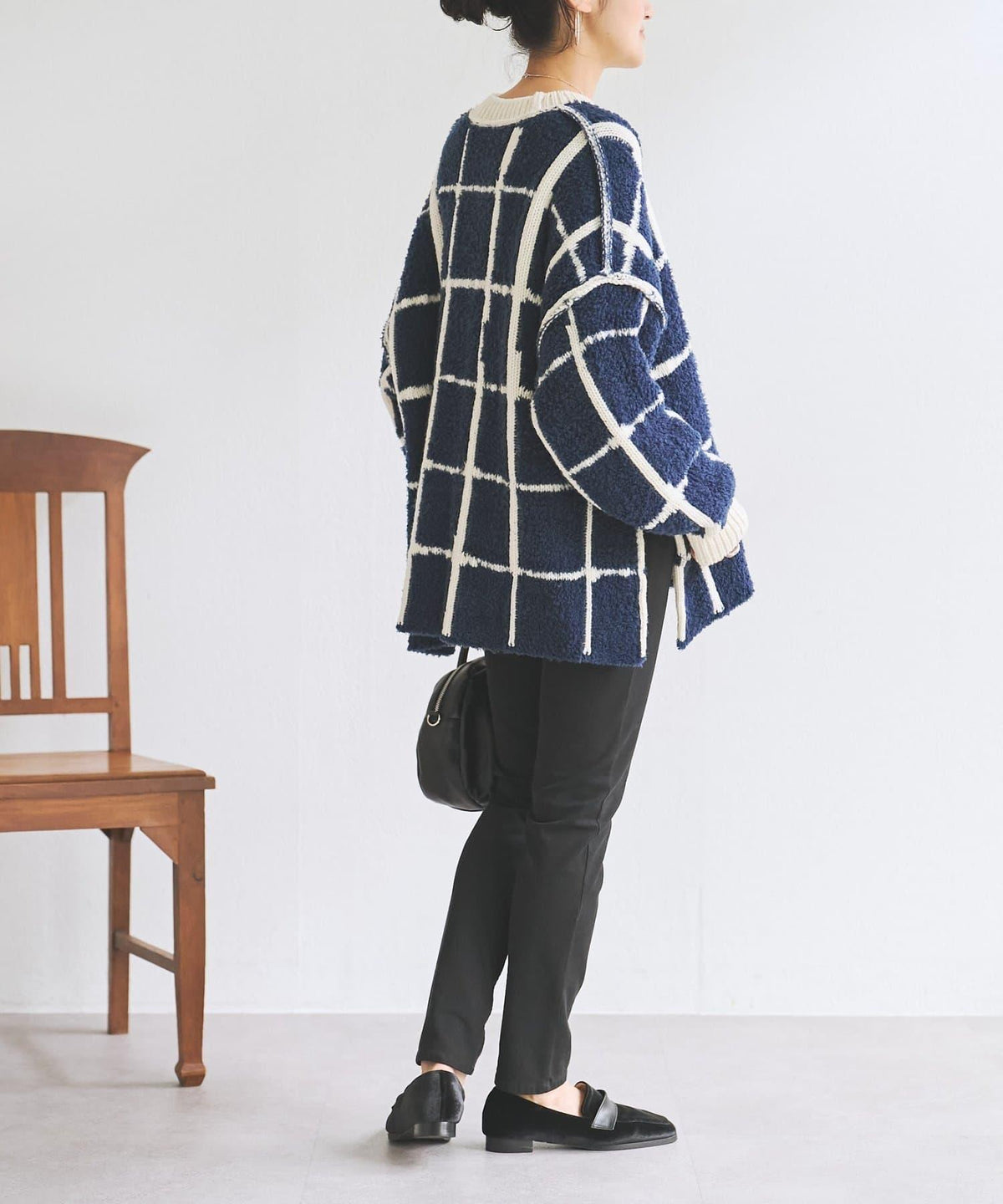 173995641