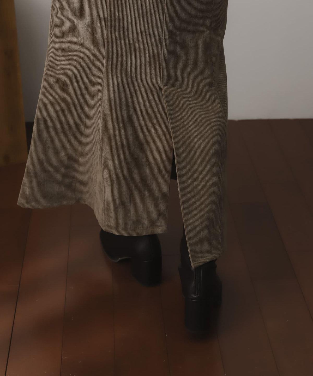 166186657