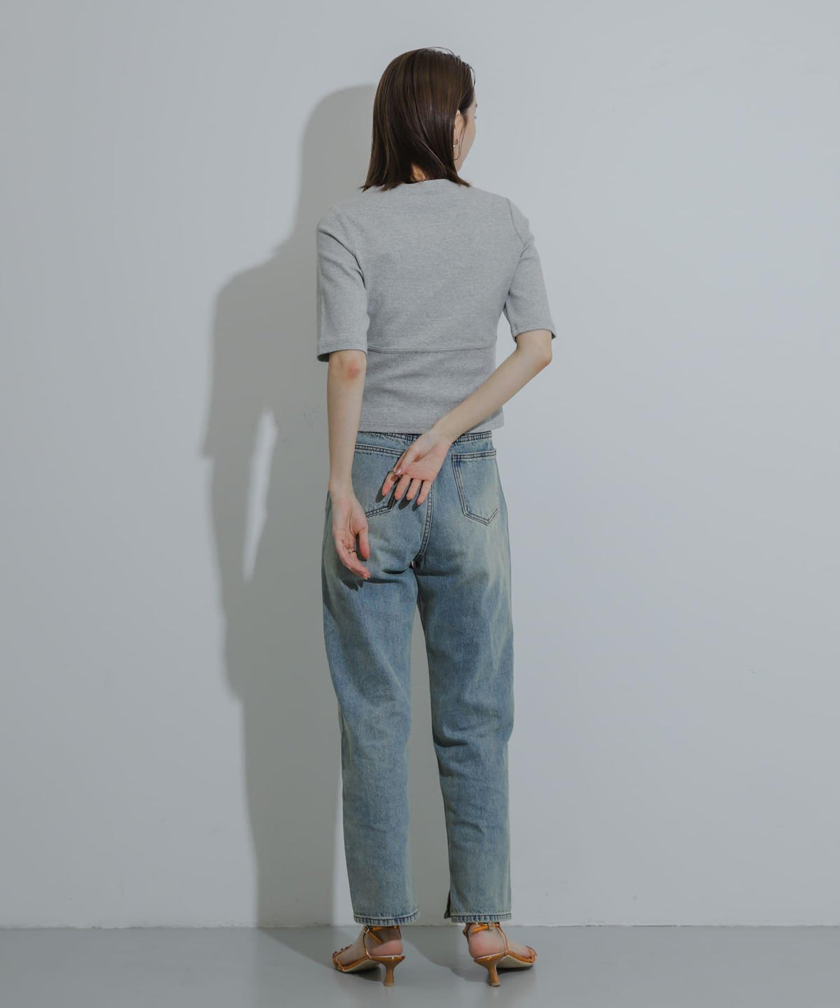 166050246